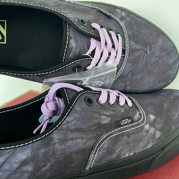 Vans WMNS Authentic
Midnight Shift Black/Black
VN0009PVBKA
Sneakers - Picture 13 of 16